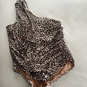 J.Crew Ruched one-shoulder swim suit in Size 22